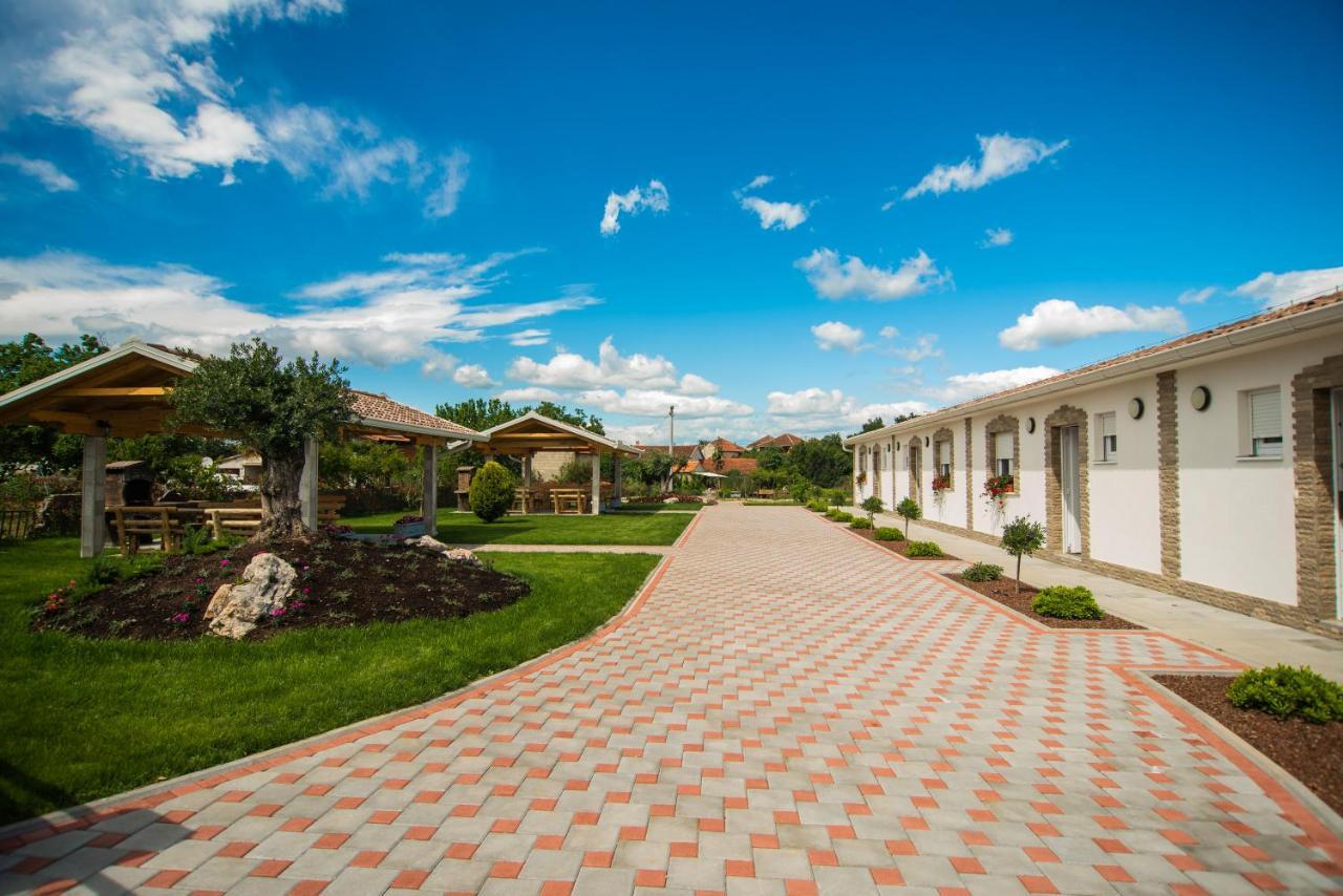 Apartments Slapovi Studenci ภายนอก รูปภาพ