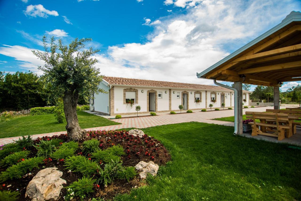 Apartments Slapovi Studenci ภายนอก รูปภาพ